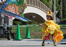 地域会場部門　入選 小さな一歩が祭りを紡ぐ 尾上　英梨子